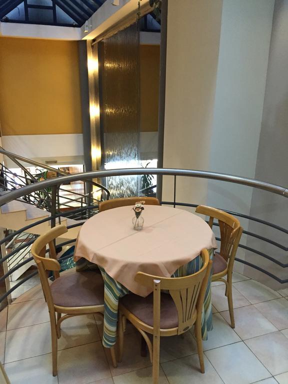 Crystal Palace Hotel Montevideo Bagian luar foto
