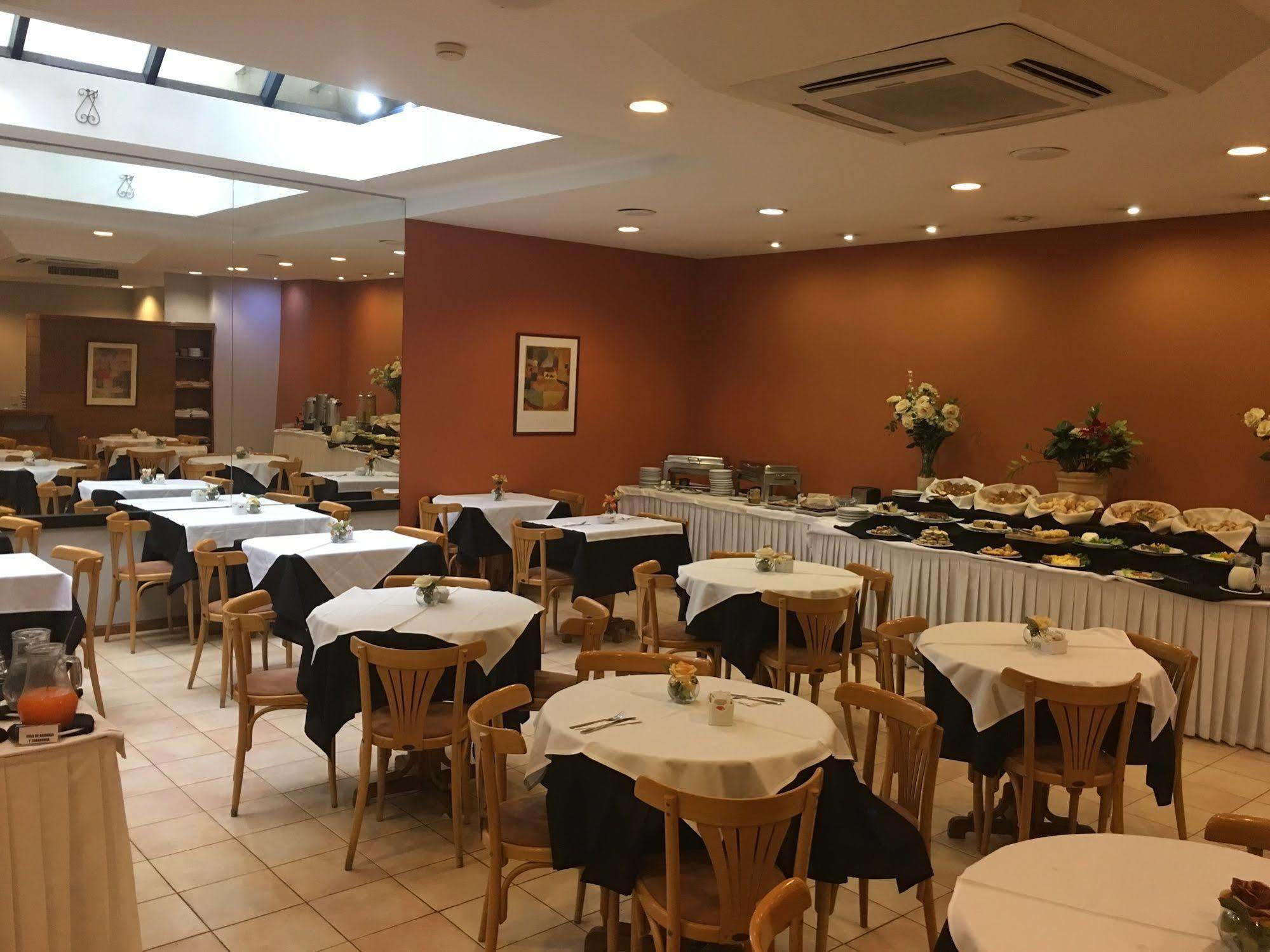 Crystal Palace Hotel Montevideo Bagian luar foto