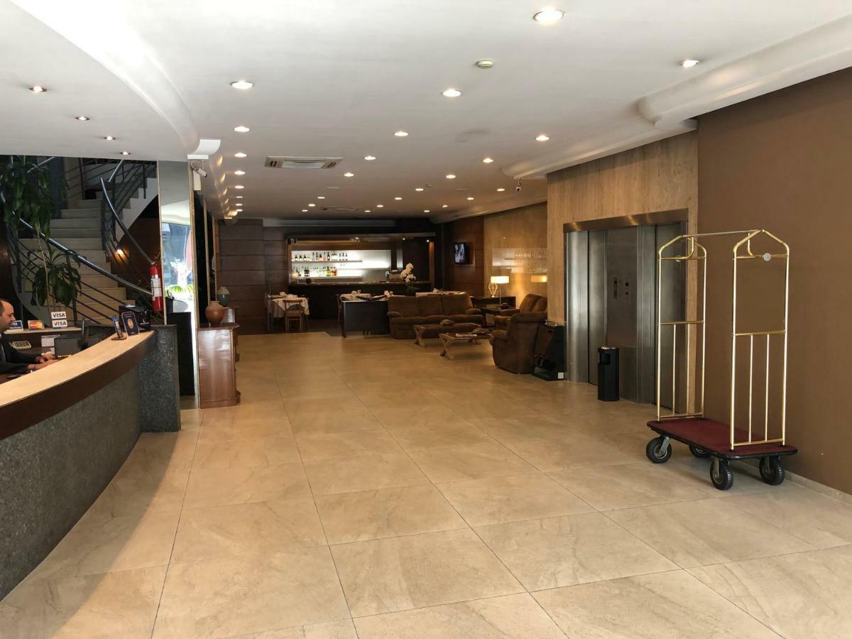 Crystal Palace Hotel Montevideo Bagian luar foto